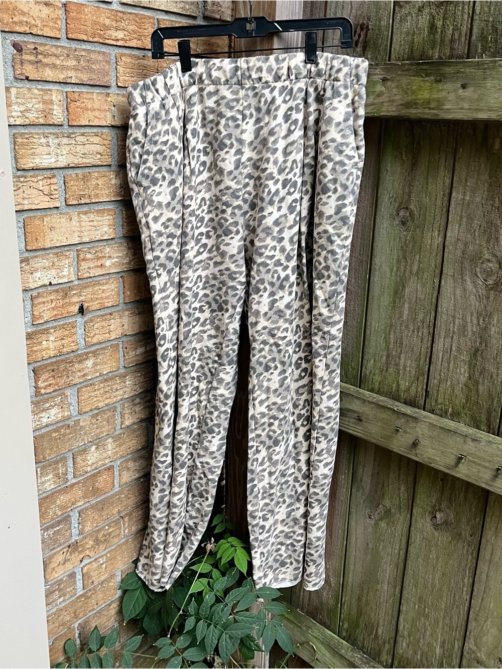 Aerie Wide Leg Leopard Print Sweatpants in Taupe and Gray